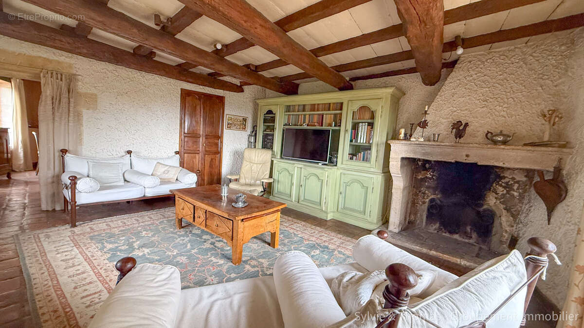 Maison à LES ANGLES