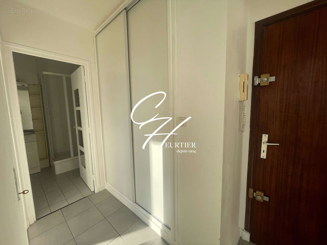 Appartement à SAINT-MARTIN-D'HERES