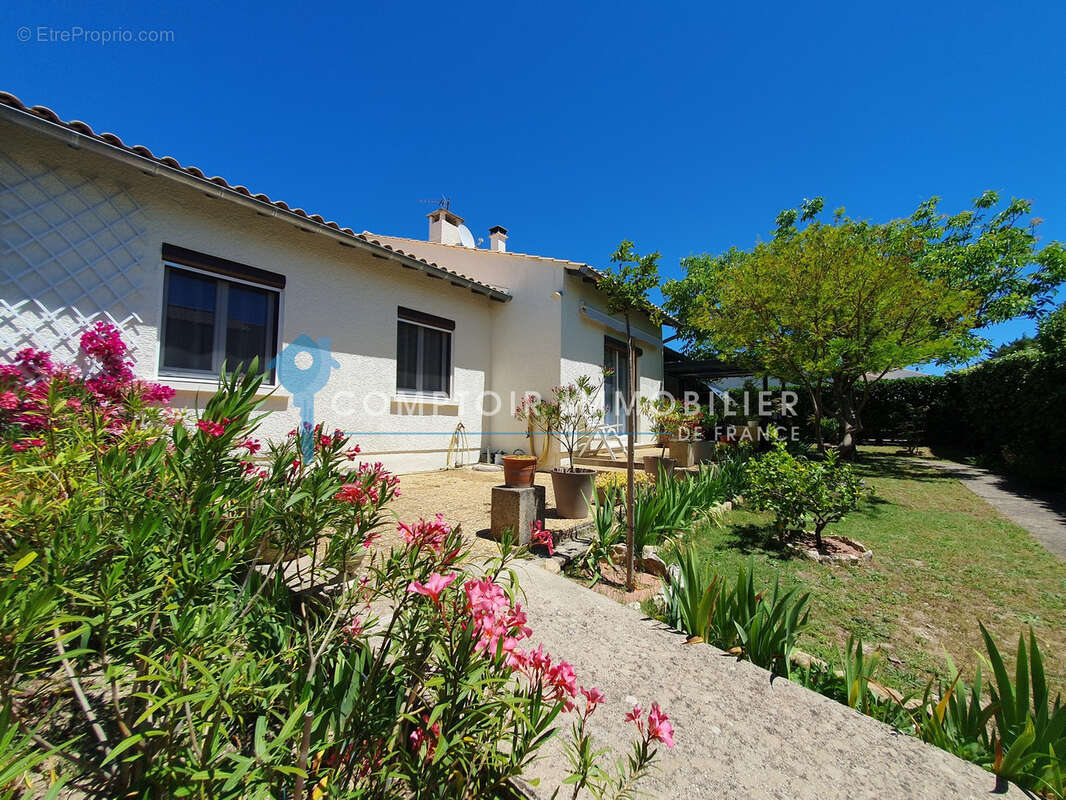 A Vendre GARD (30) - Villa P6 plain-pied à Uzès sur 855 m2 de terrain - photo 4