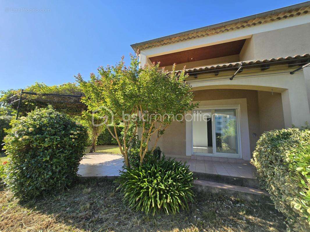 Appartement à SAINT-PAUL-TROIS-CHATEAUX