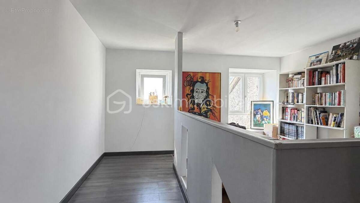 Maison familiale au centre du village avec dépendances ! - photo 11
