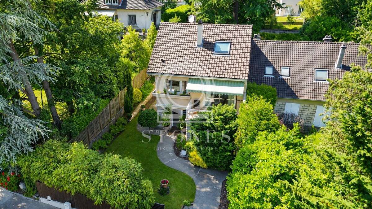 Maison 232 m² à Louveciennes  - photo 7