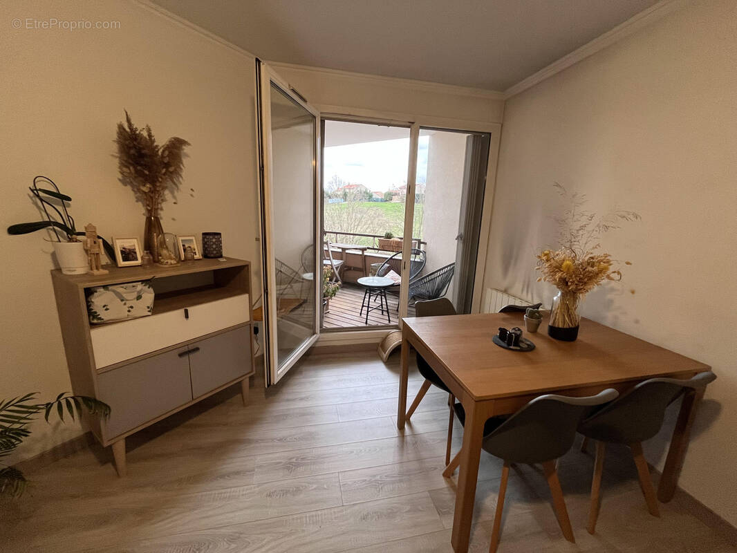 Appartement à SAINT-GENIS-LAVAL