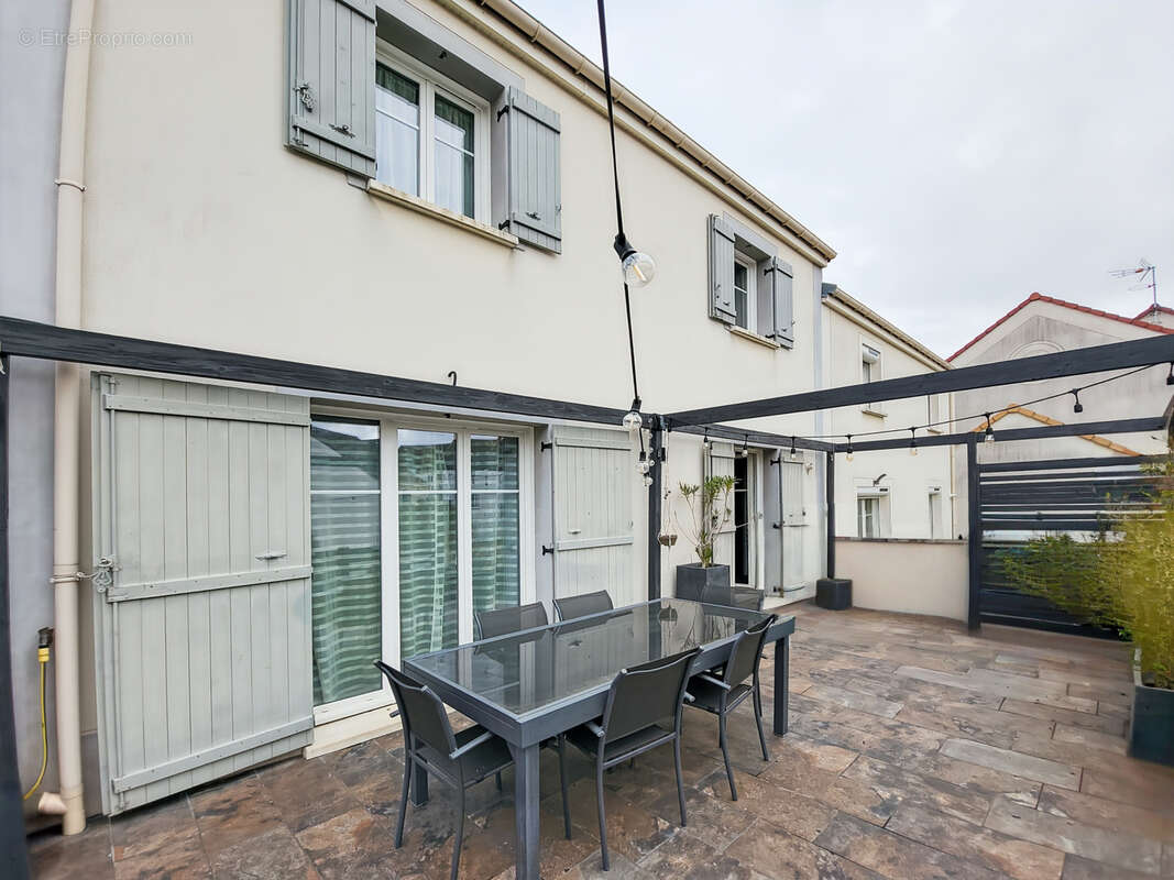 Maison à LEUVILLE-SUR-ORGE