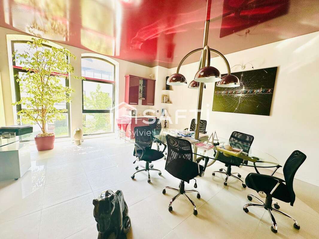 Photo 2 - Commerce à SOISSONS