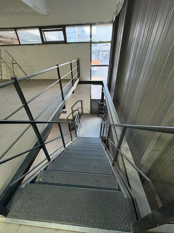 Photo 4 - Commerce à PANTIN