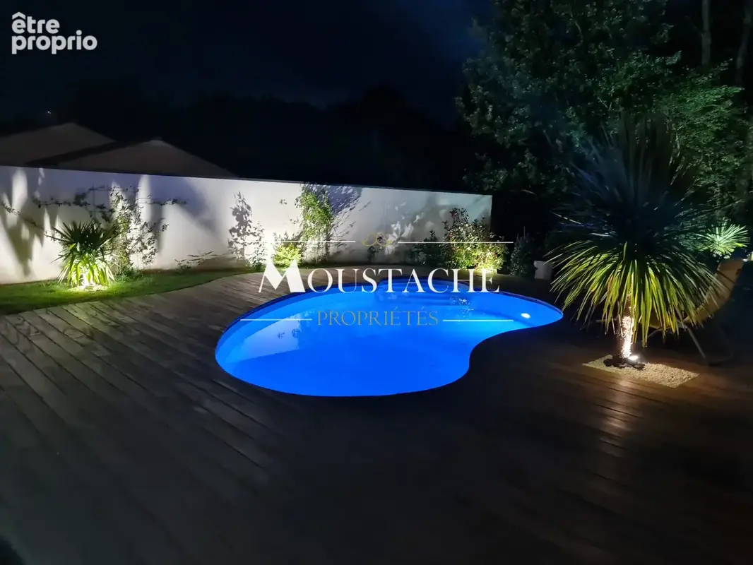 Superbe villa / maison contemporaine - avec piscine à 300m du centre-ville - - photo 22