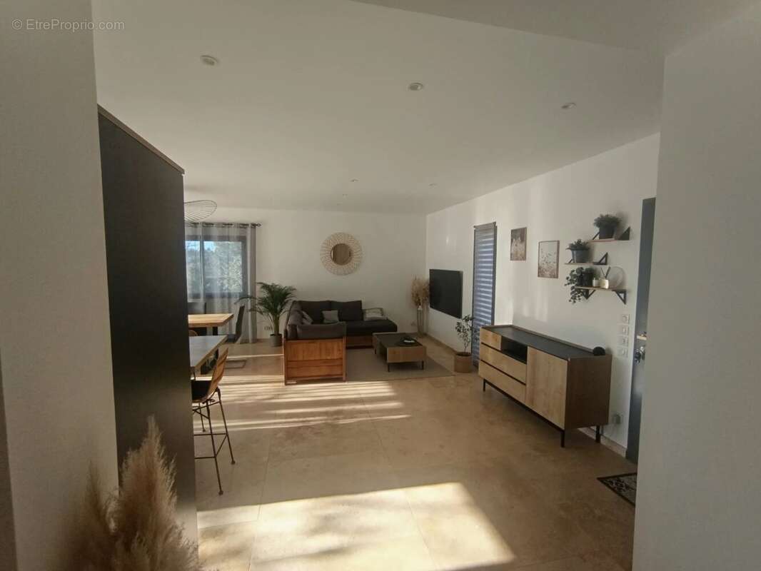 Maison à PELISSANNE