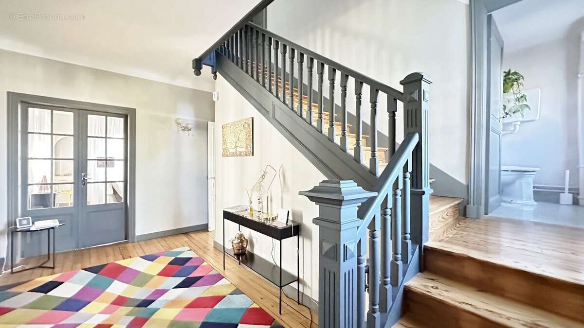 Maison de maitre de type t9 de 203 sur une parcelle de 1527 m2 - photo 13