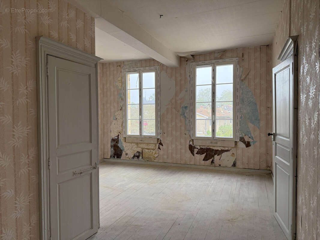 Maison à SAINT-EMILION