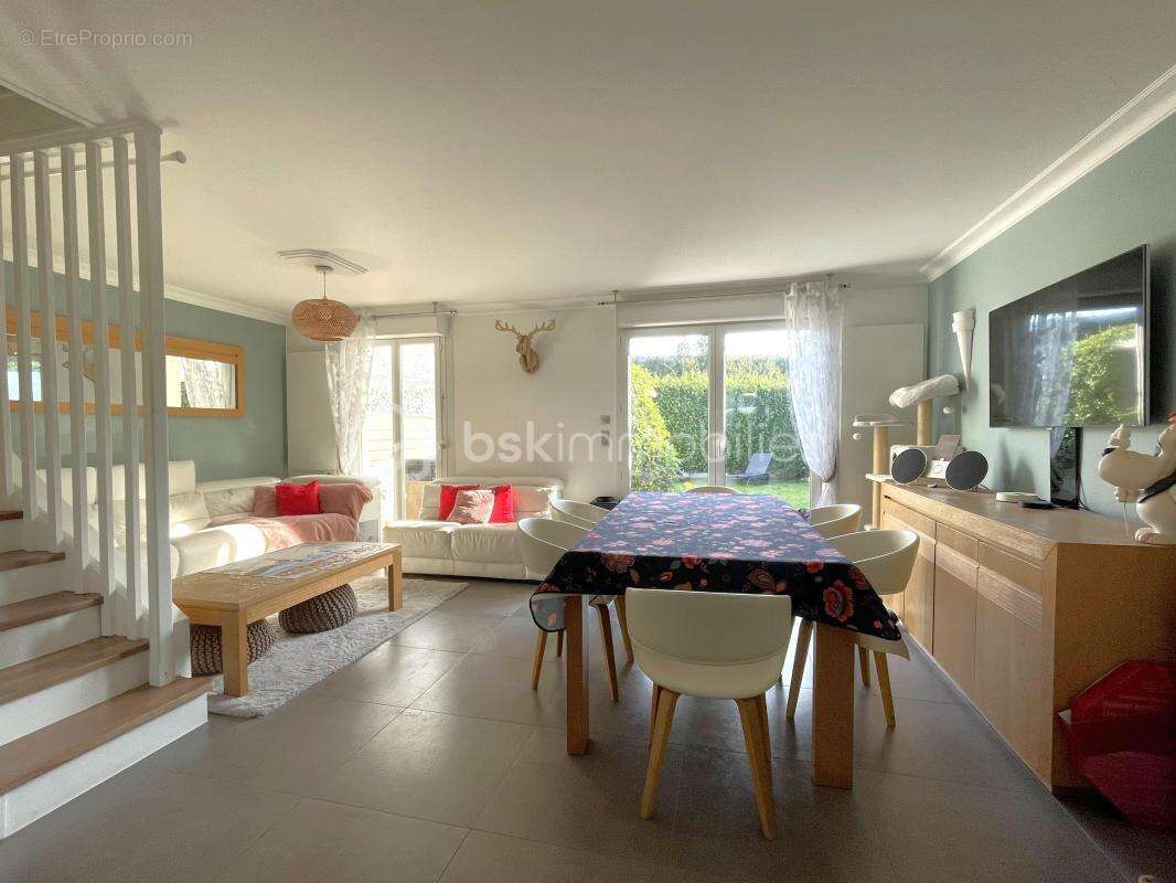 Maison à VILLEPREUX