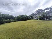 Terrain à PETIT-BOURG