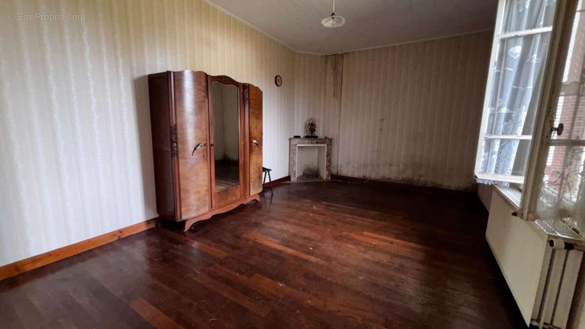 Maison à HUILLY-SUR-SEILLE