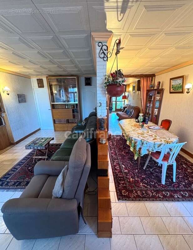 Appartement à vendre, 5 pièces, de 86 m² pour une famille qui aime l'espace ou pour un bel investissement locatif - photo 3