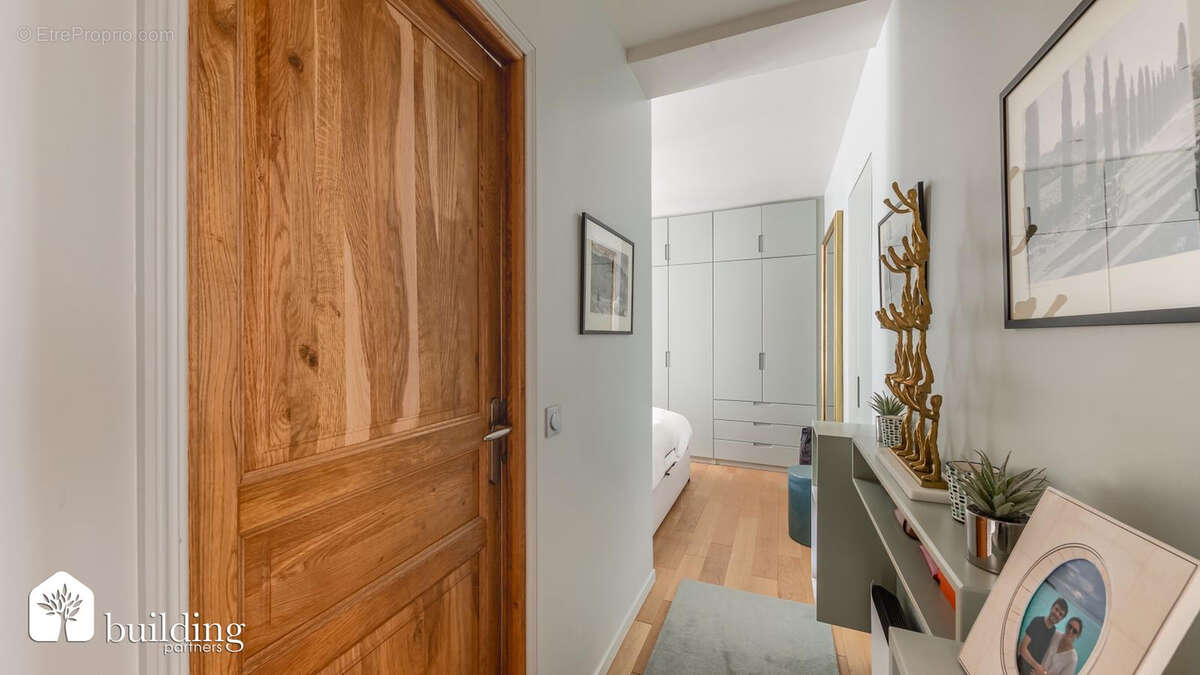 Paris 17e Batignolles - Appartement 2 pièces de 47 m² entièrement rénové - photo 6