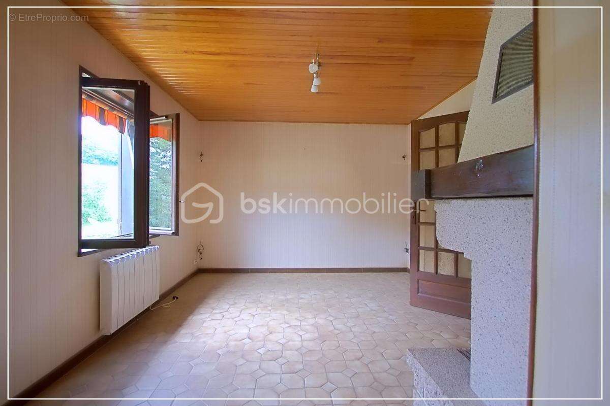 Maison à SAINT-PIERRE-DE-CHANDIEU