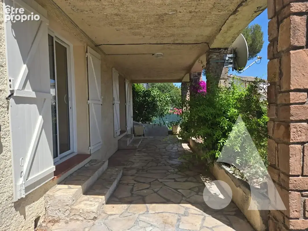 Saint-raphael maison 130  m2 avec studio indépendant, véranda, garage - photo 11