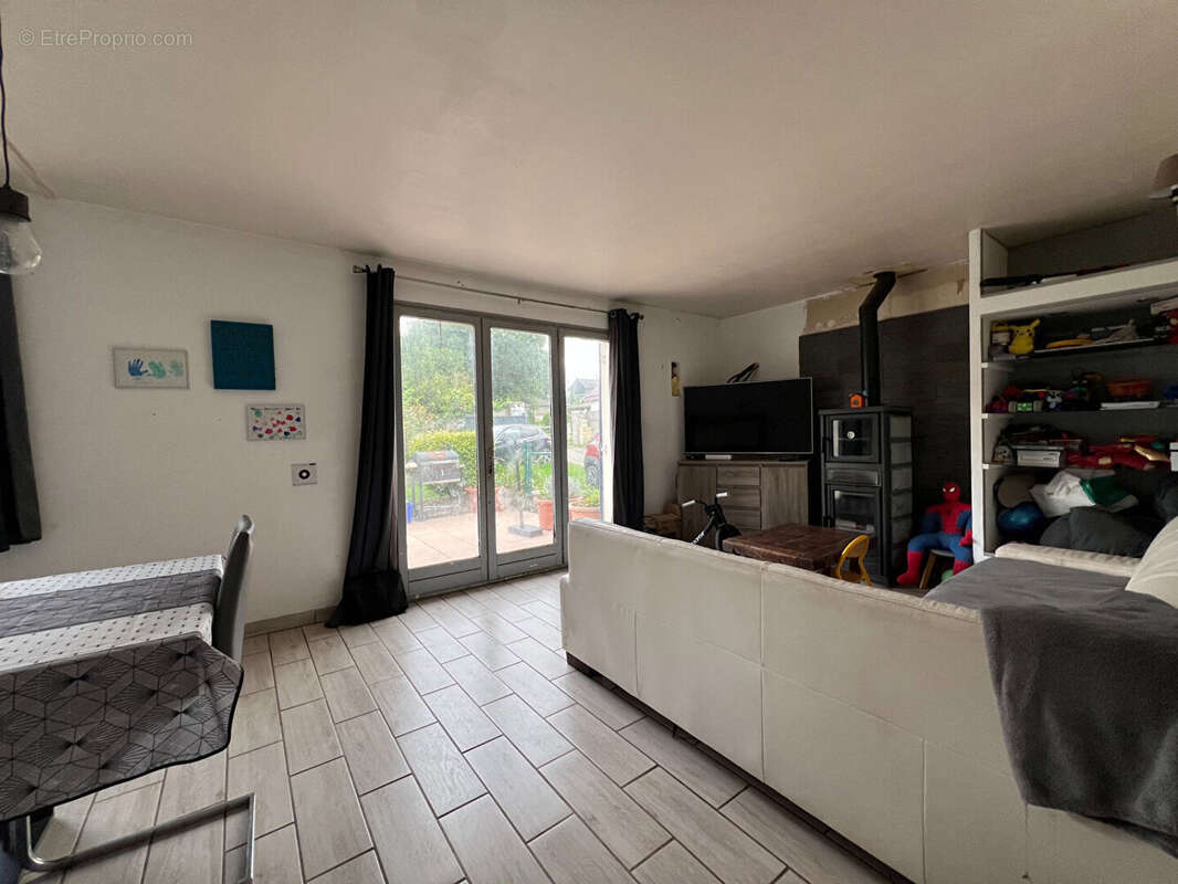 Maison à FONTAINE-SOUS-PREAUX