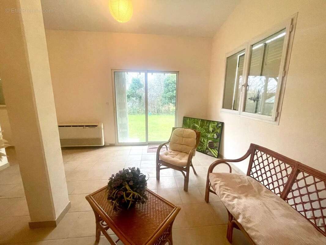 Maison à BERRE-LES-ALPES