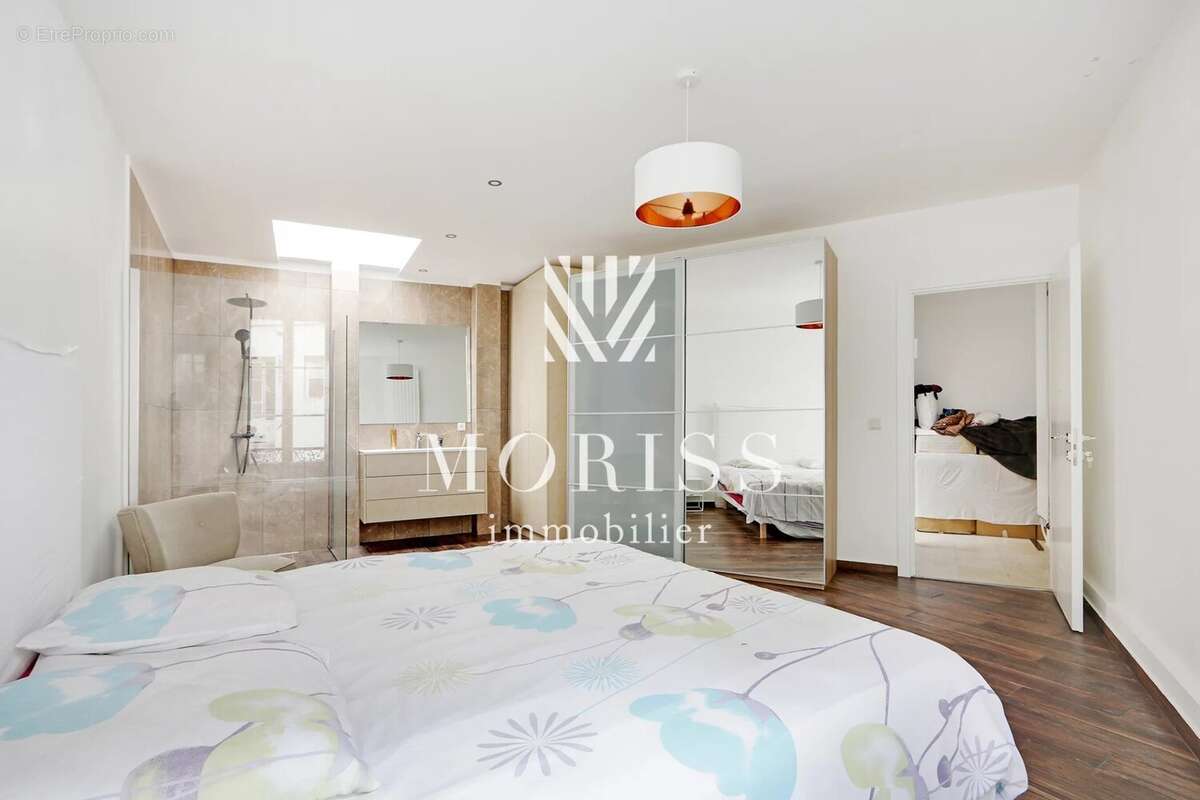 Appartement à PARIS-10E