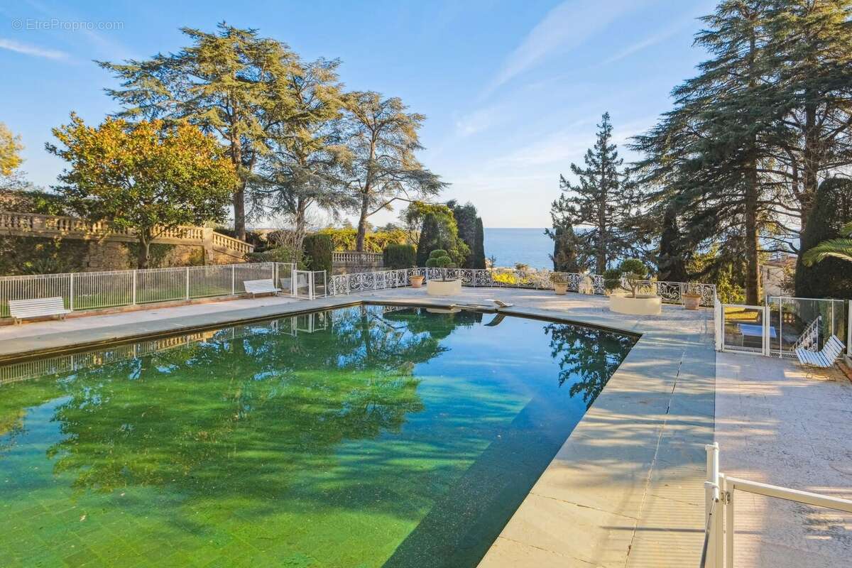 VENDU - CANNES - CROIX DES GARDES - DANS UN ÉCRIN DE BEAUTE   108 m2 élégants, vue époustouflante sur le Palm Beach, Les Iles de - photo 21