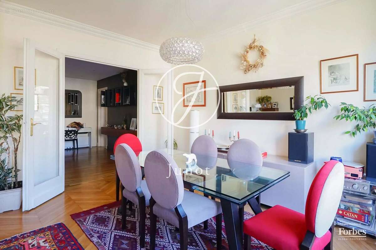 Paris 16e - AUTEUIL / VERSAILLES - Appartement à vendre - 6 pièces - 169,59m² Carrez - 4 chambres - Vues dégagées. - photo 11