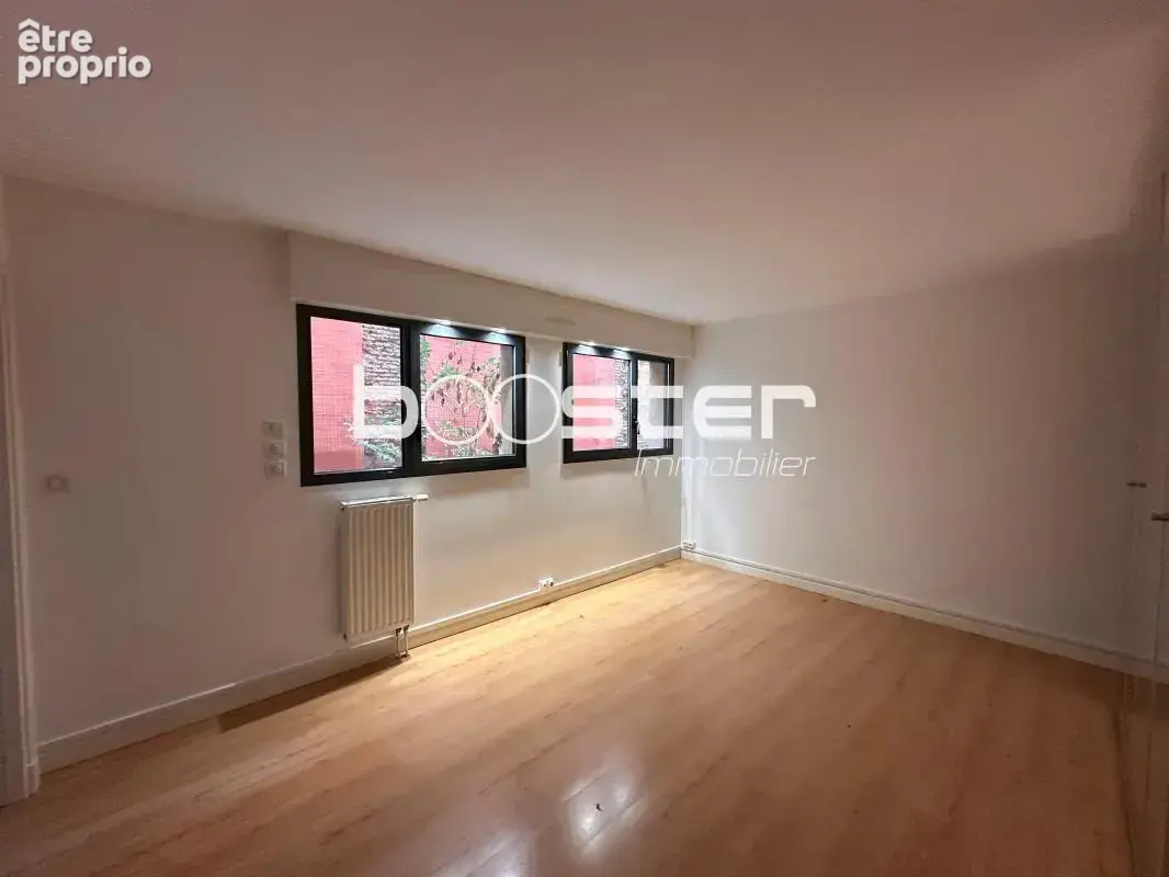 Rare à Saint-Étienne : Grand appartement traversant de 155 m² avec ascenseur,  2 terrasses, 2 parkings en sous-sol - photo 4