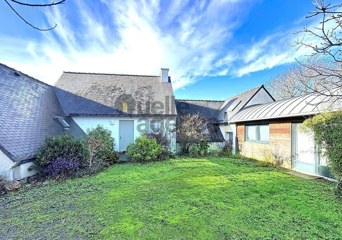 Maison à PLOUGUERNEAU