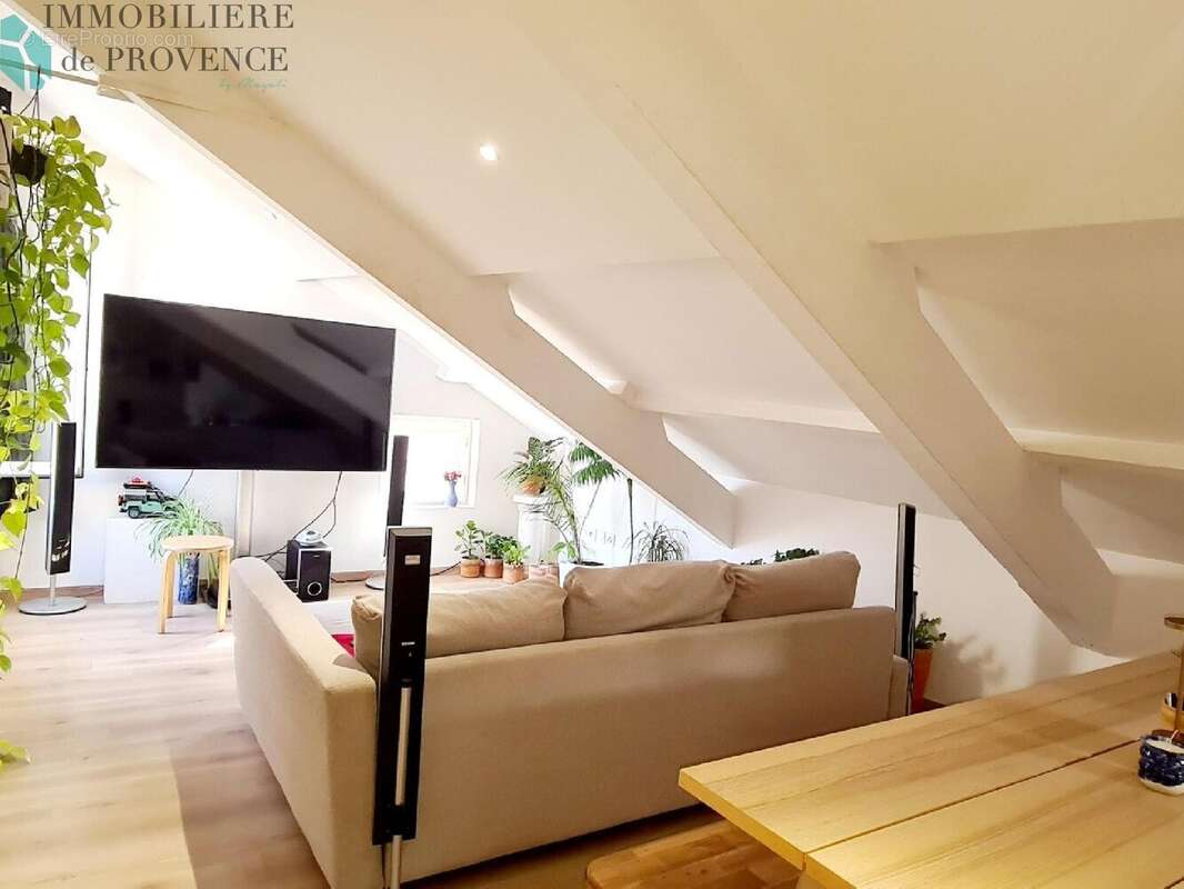 Appartement à VILLENEUVE-LES-AVIGNON