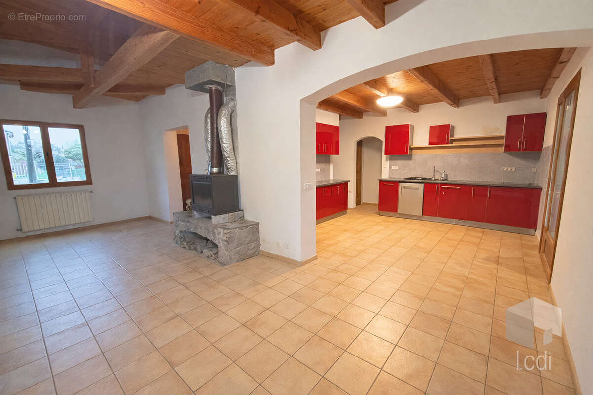 Maison à RUOMS