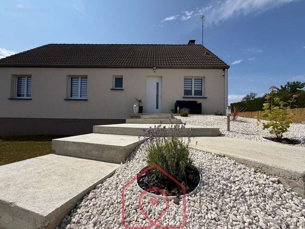 Maison familiale rénovée de 113 m²  Sous-sol complet  Terrasse 70 m2 piscine et cuisine d'été - photo 13