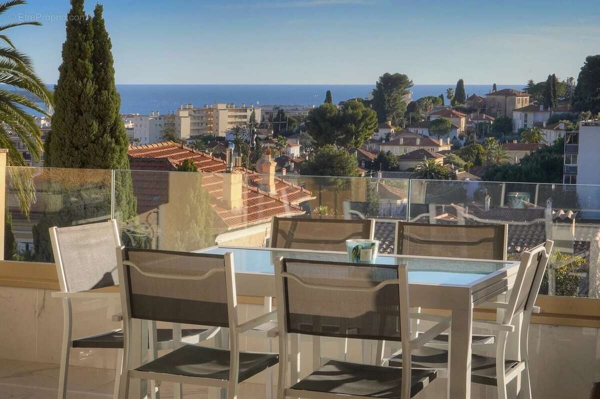 Appartement à LE CANNET