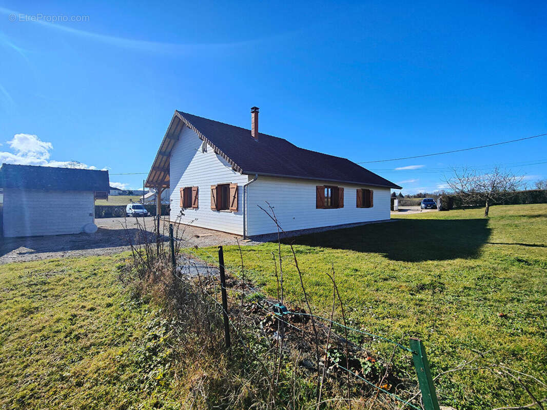 Maison à LES AVENIERES