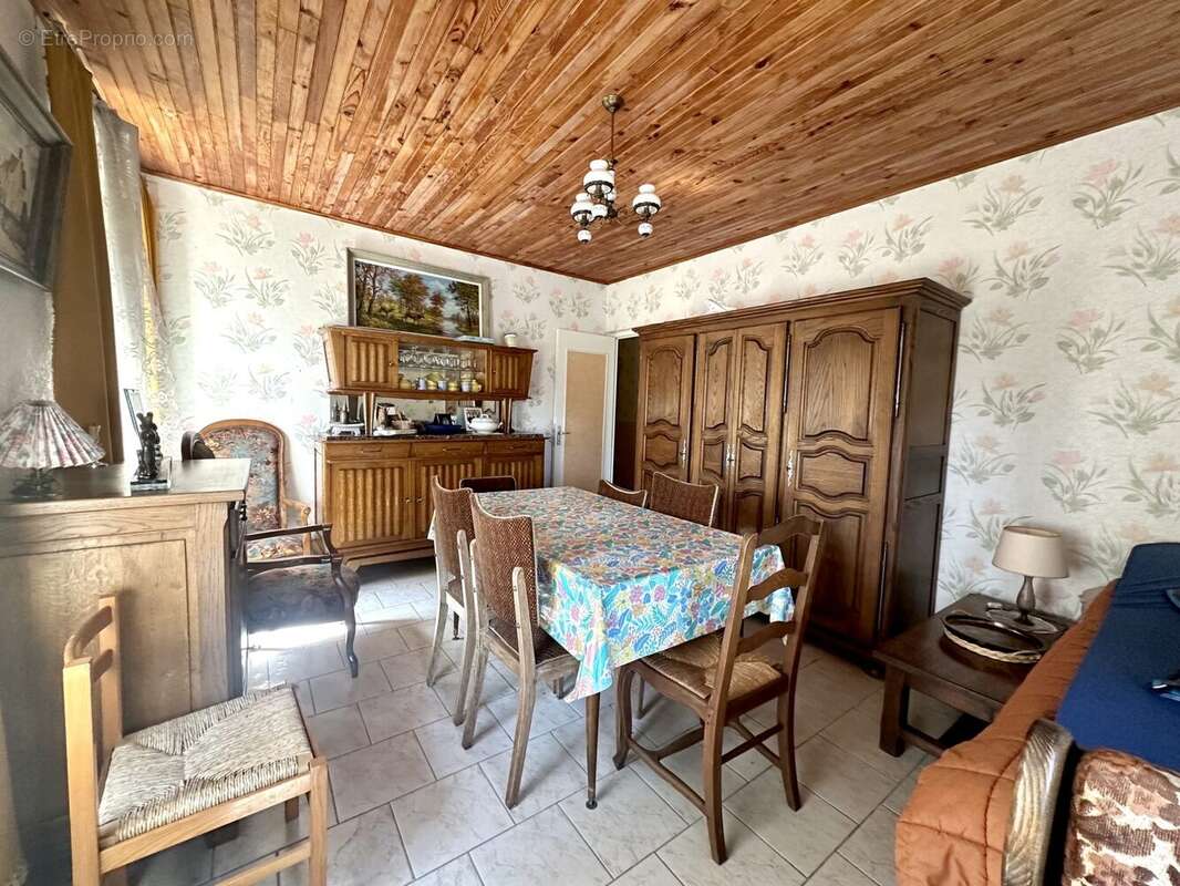 Maison à MENNEVRET
