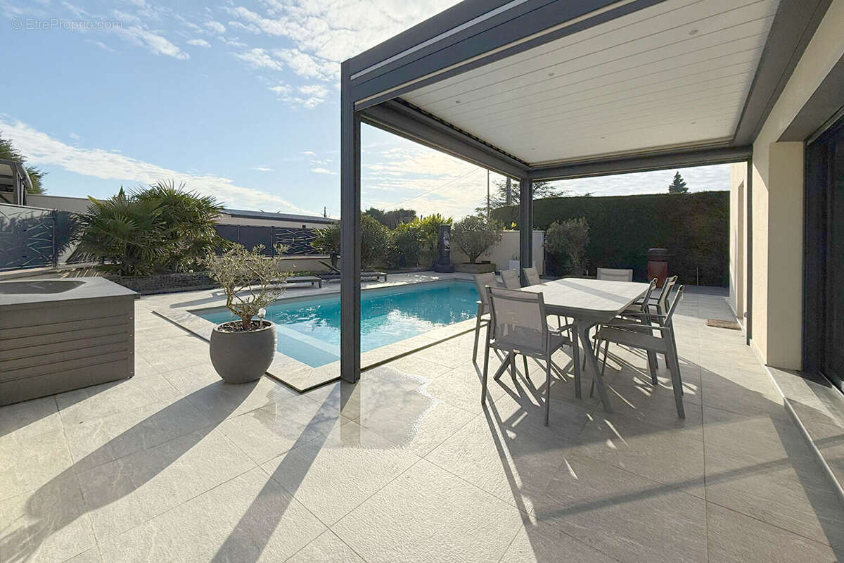 Maison à SAINT-CYR-SUR-LE-RHONE