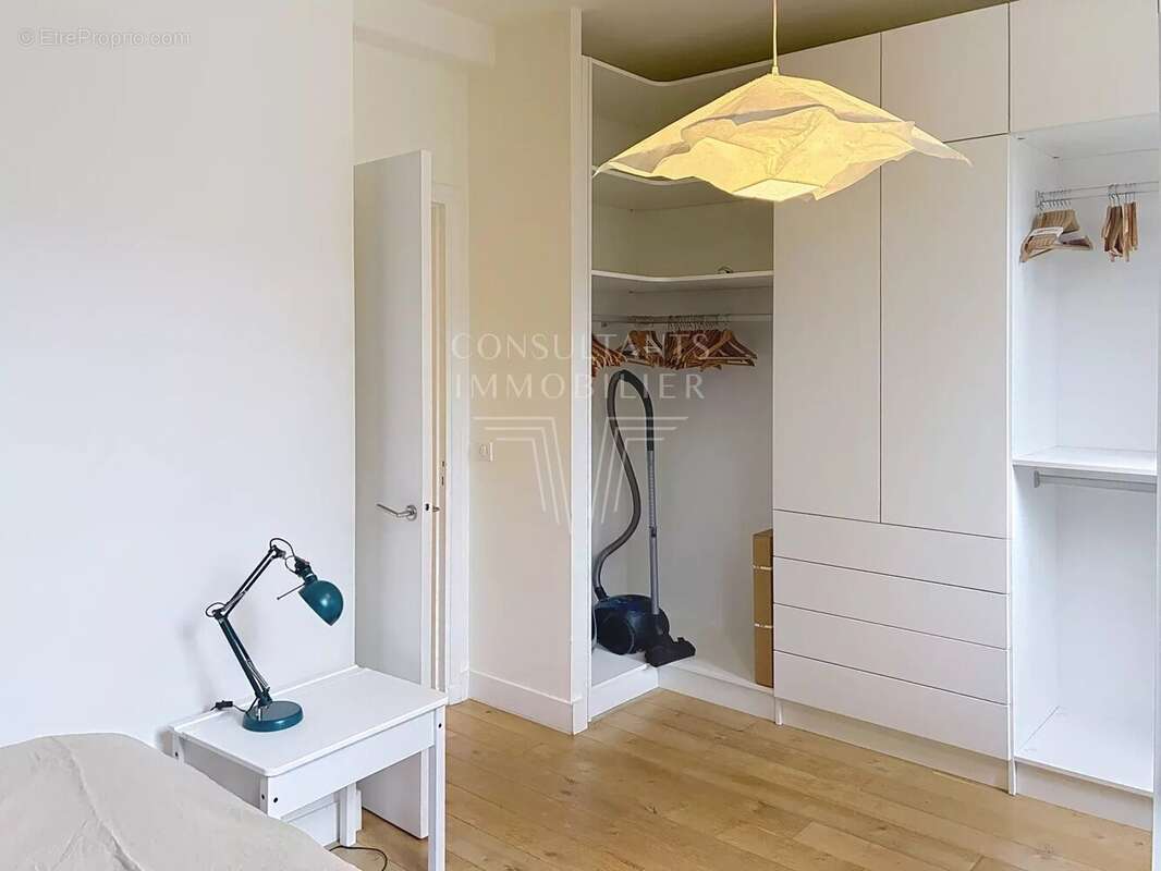 Appartement à NEUILLY-SUR-SEINE