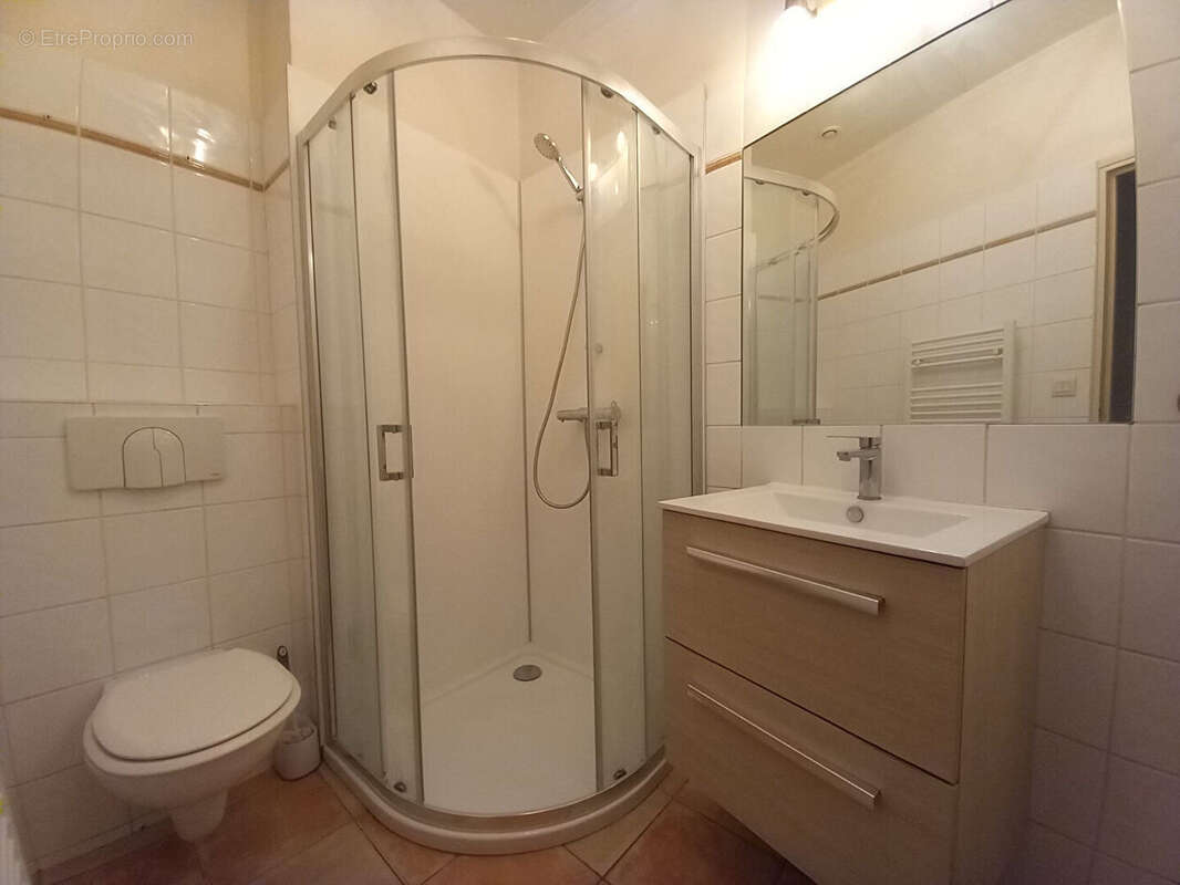 Oingt - Appartement T3 de 75 m² avec terrasse, vue  et garage - photo 7