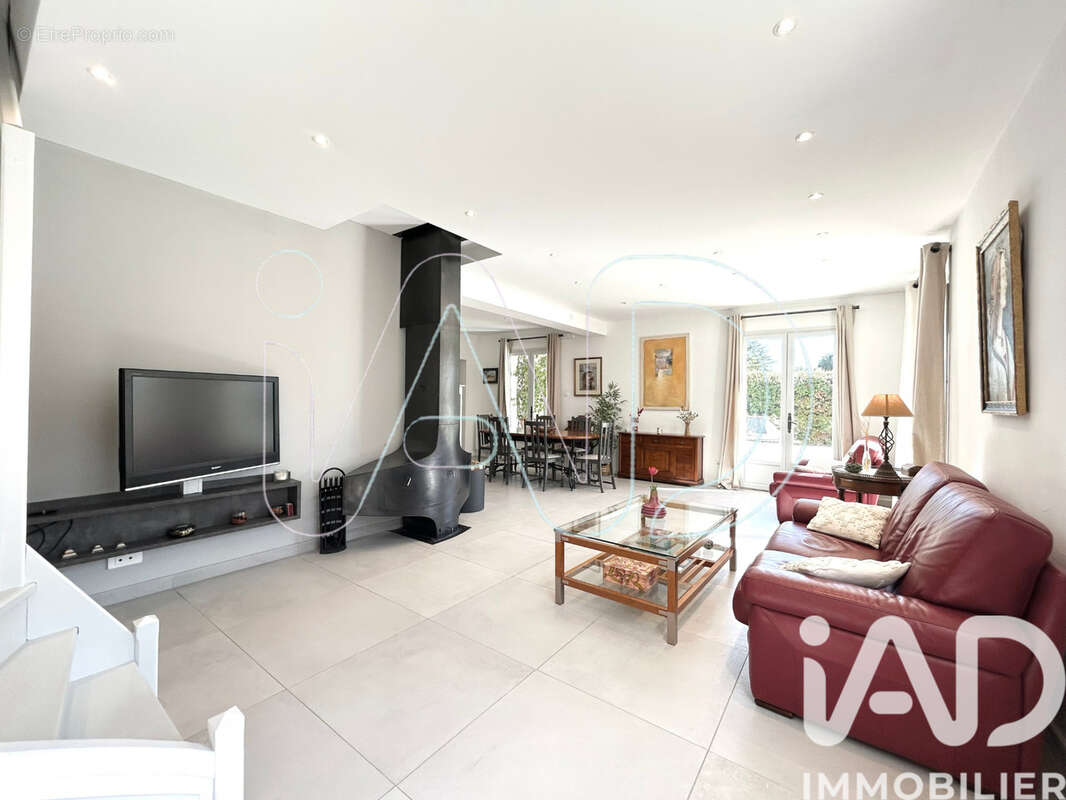 Photo 6 - Maison à LAVERUNE