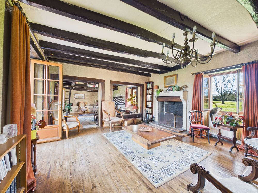 Maison à NOUAILLE-MAUPERTUIS