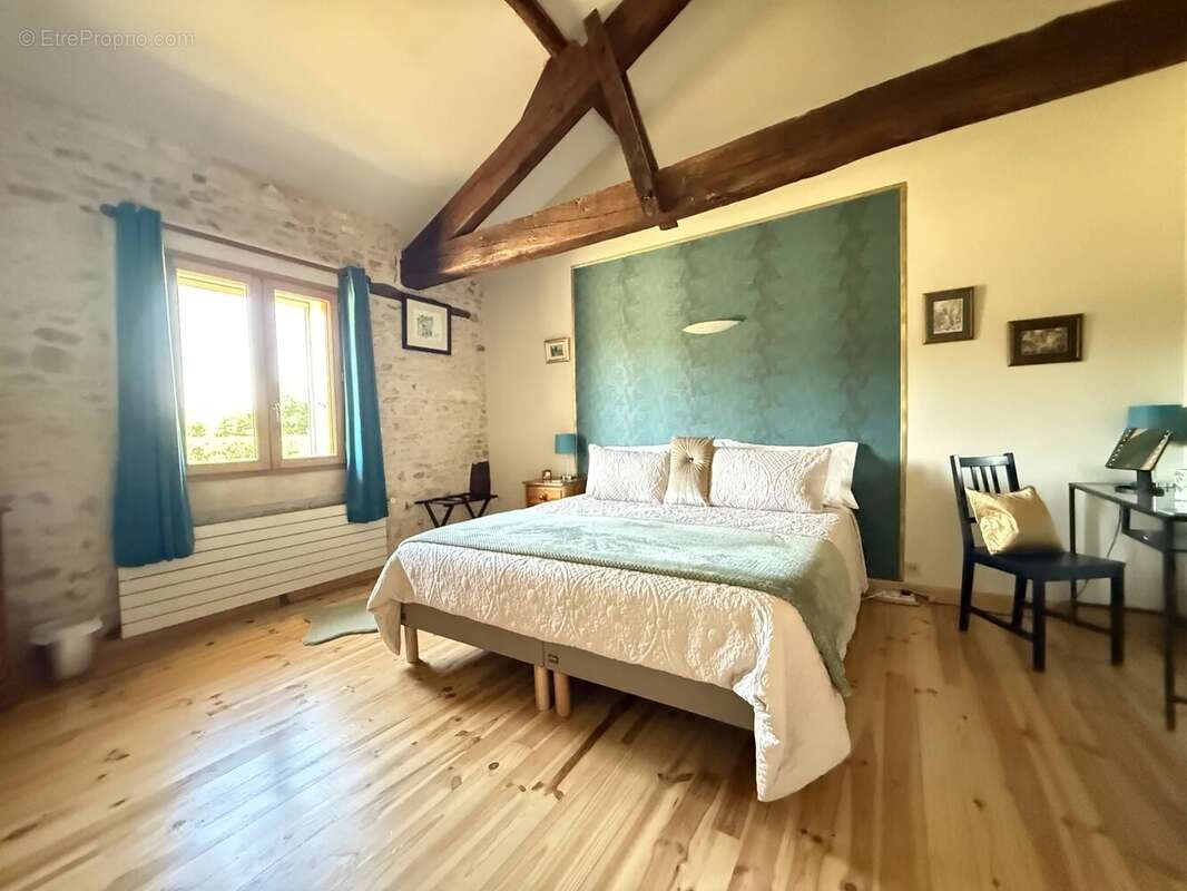 Magnifique grange rénovée de 4 chambres avec possibilité d'aménager un gîte de 2 chambres, piscine chauffée et dépendances – Sit - photo 10