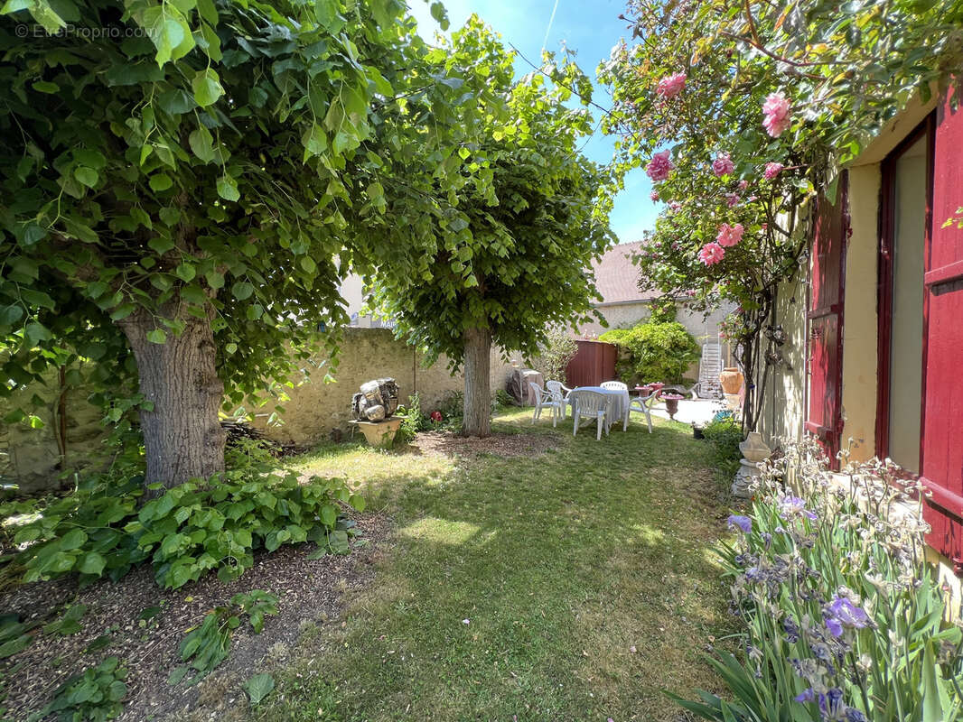 Maison à NEAUPHLE-LE-VIEUX