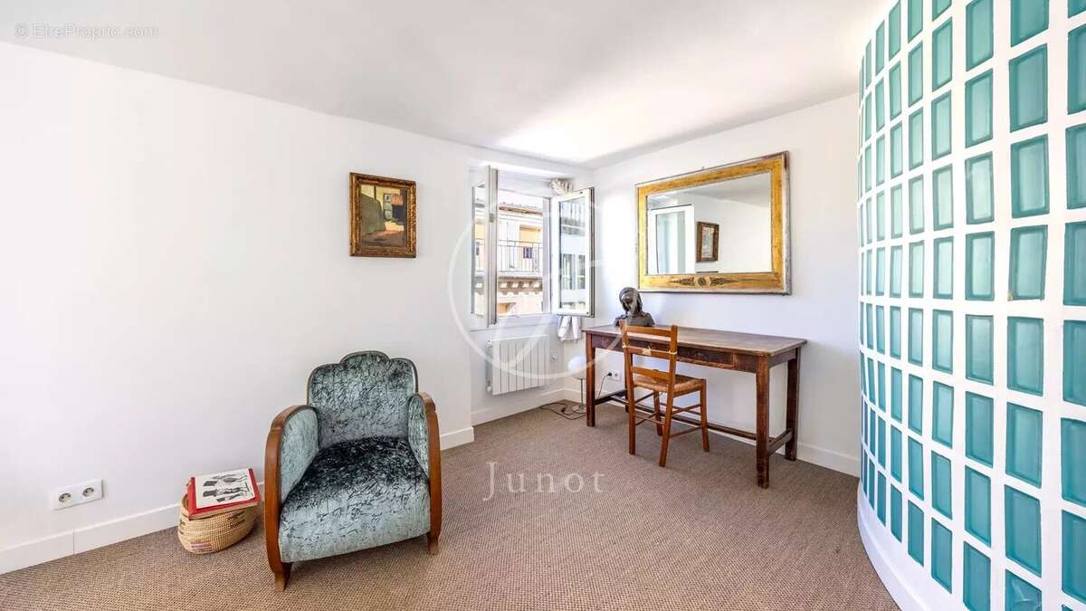 Appartement à PARIS-2E