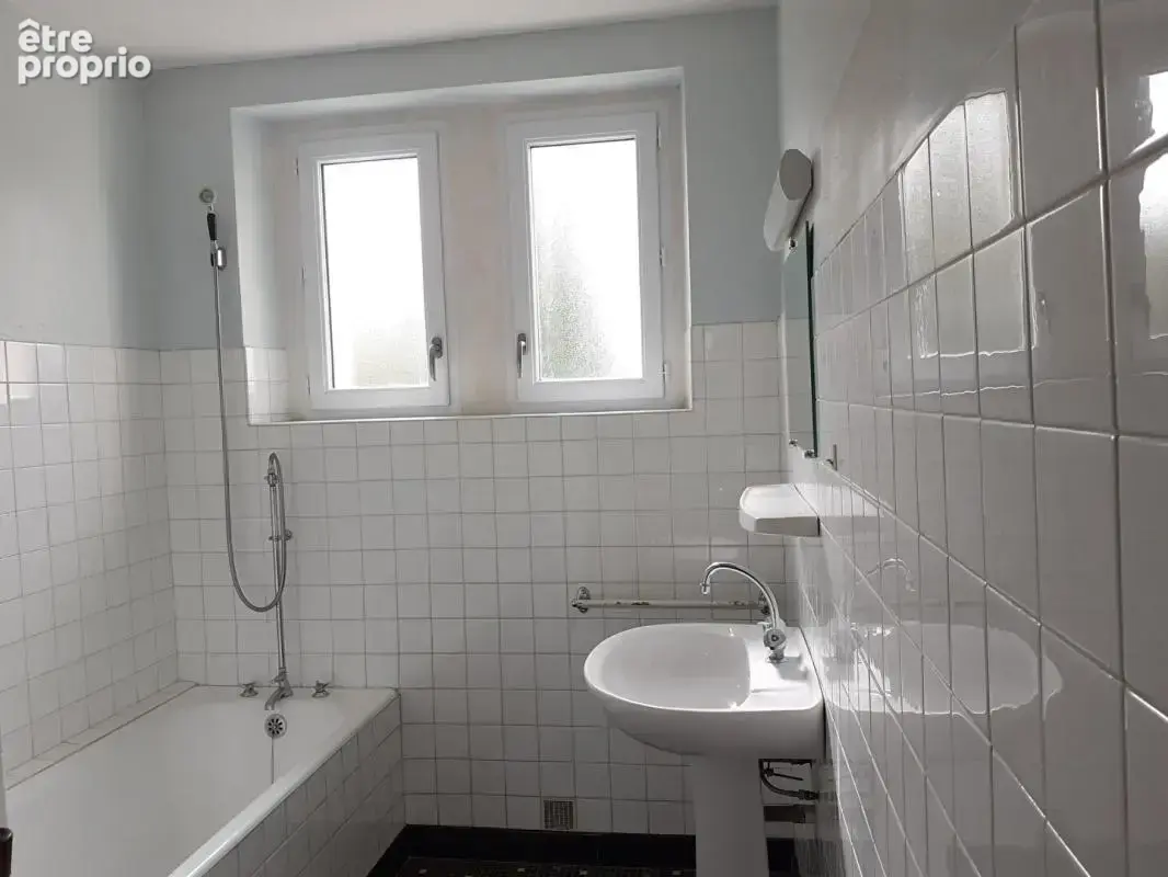 Maison  mitoyenne T8 de 161 m² avec grand jardin à Crozon (29 160 ) A NE PAS LAISSER PASSER ! - photo 11
