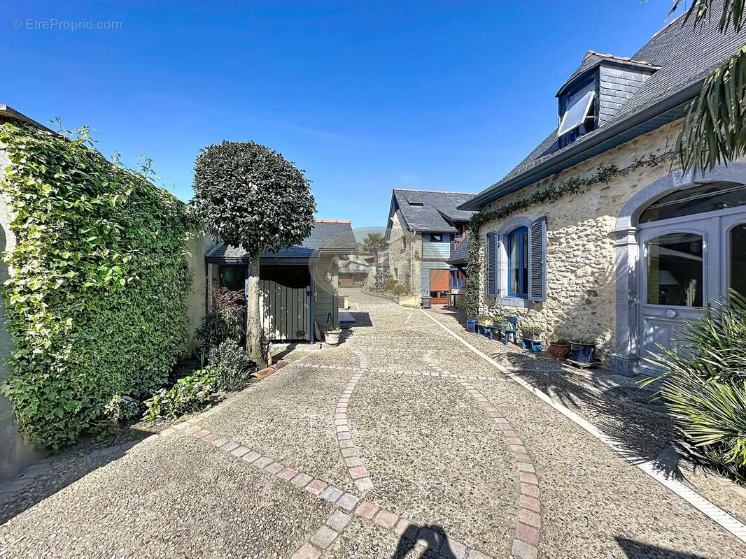 Maison à ARCIZAC-ADOUR