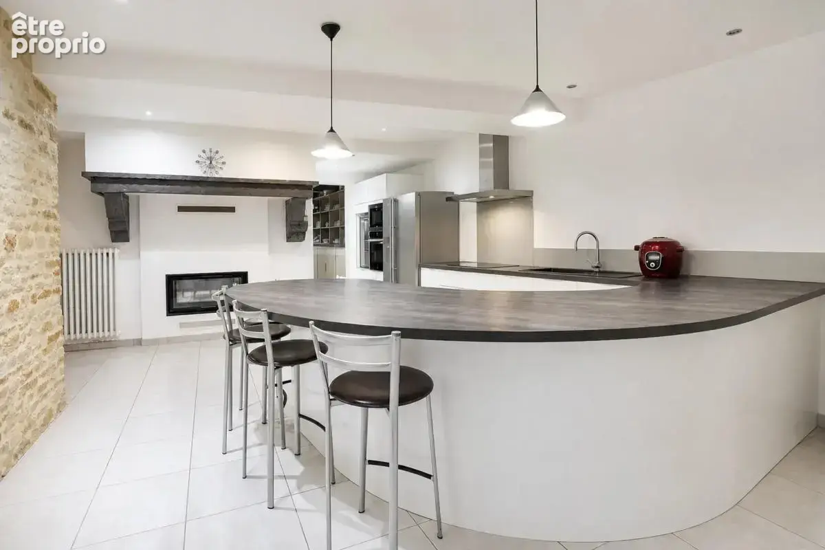 Spacieuse maison 8 pièces au cœur de La Guerche - photo 1