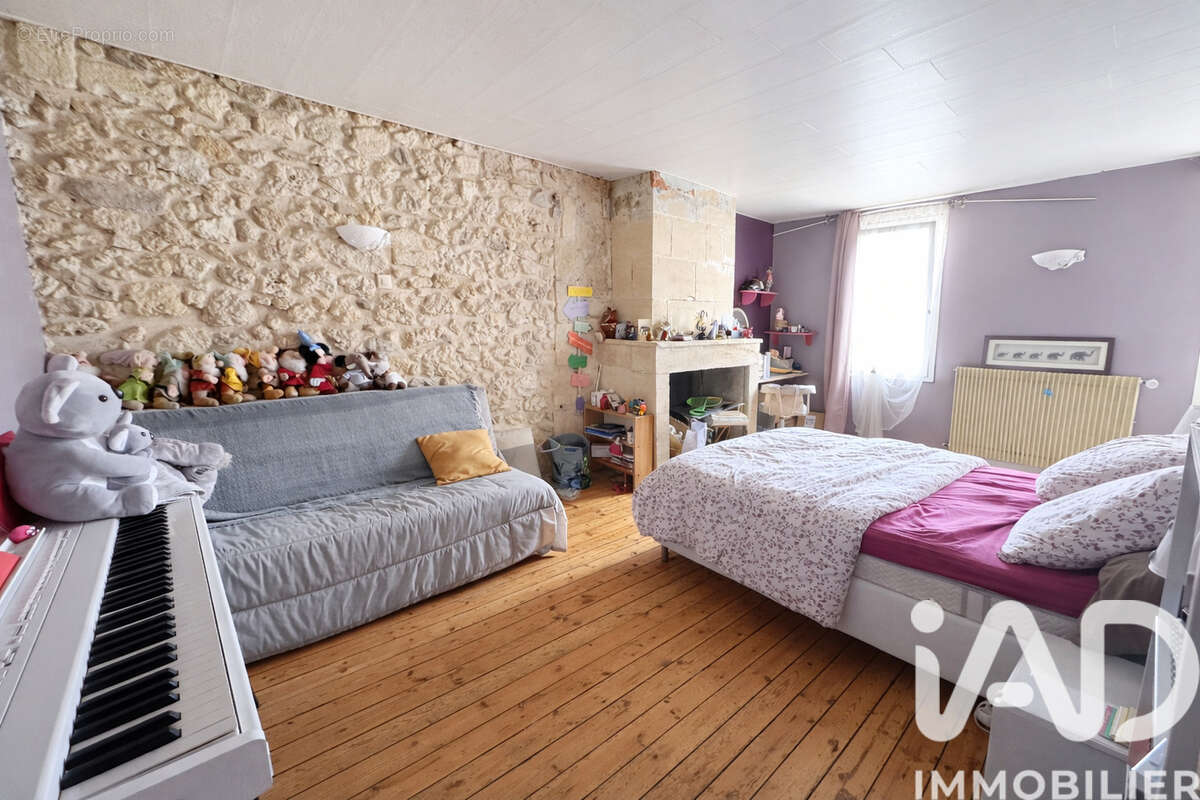 Maison 194 m² à Laruscade  - photo 7