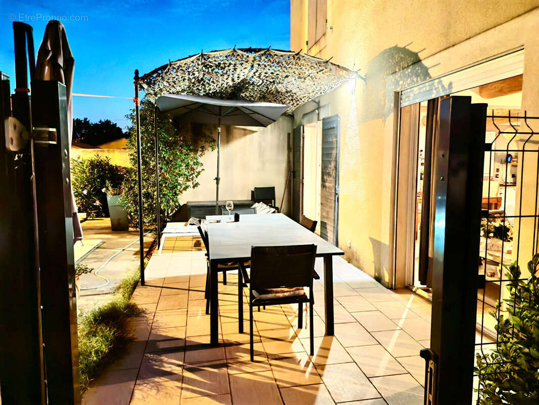 Villa avec piscine sur 444 m² de jardin clos et arboré, calme et résidentiel. - photo 17