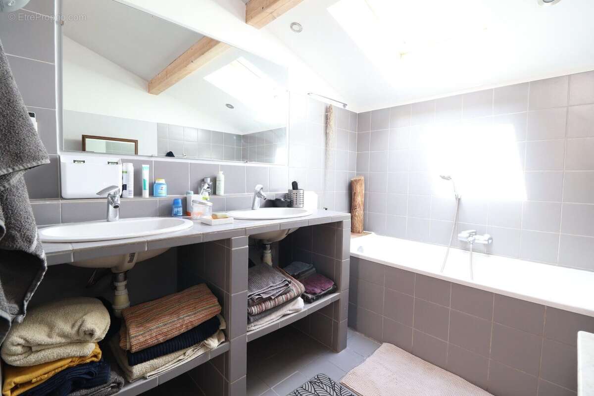 Maison à LIVRON-SUR-DROME