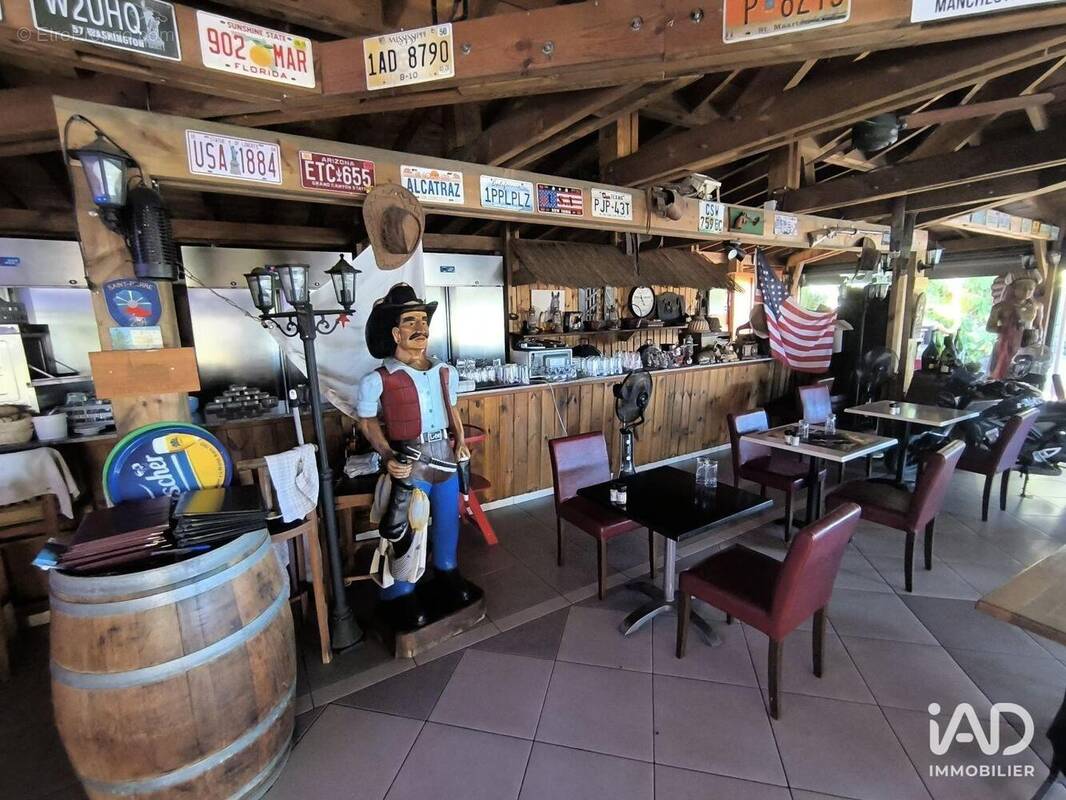 Photo 1 - Commerce à SAINT-PIERRE