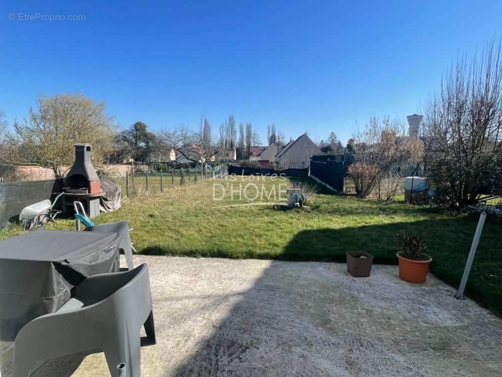 Maison à JOUY-LE-CHATEL